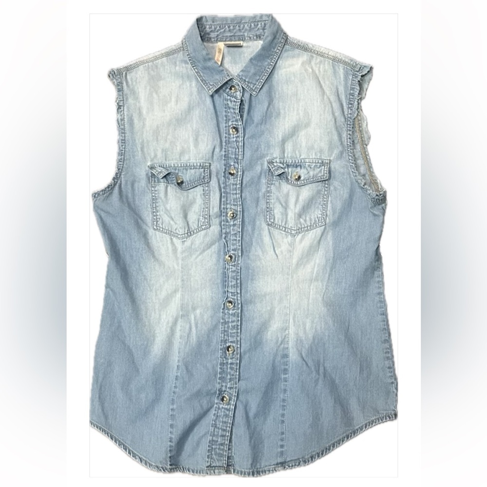 Women’s Sleeveless Denim Button Up Sz M